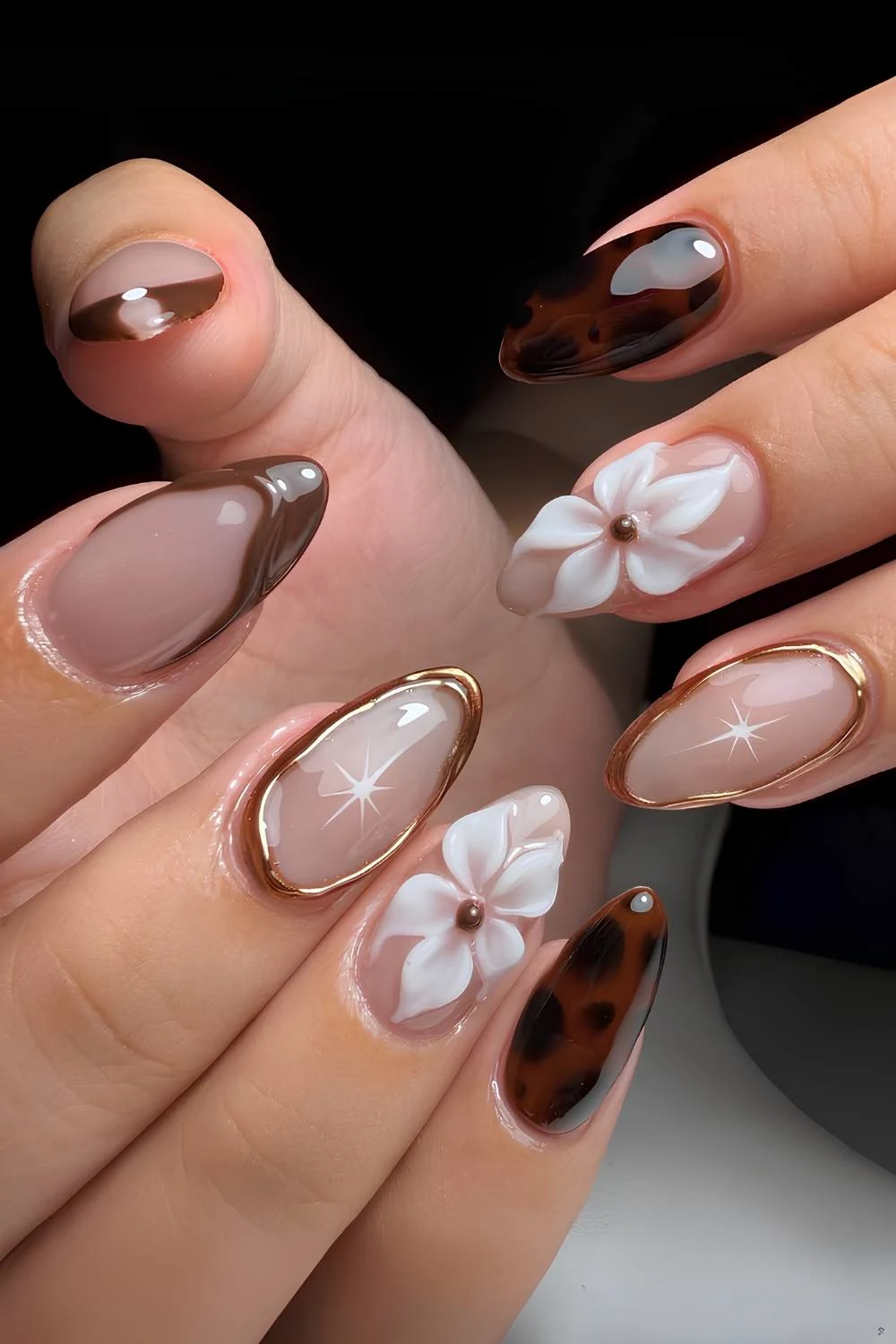 طراحی لاک ناخن قهوه ای شکلاتی