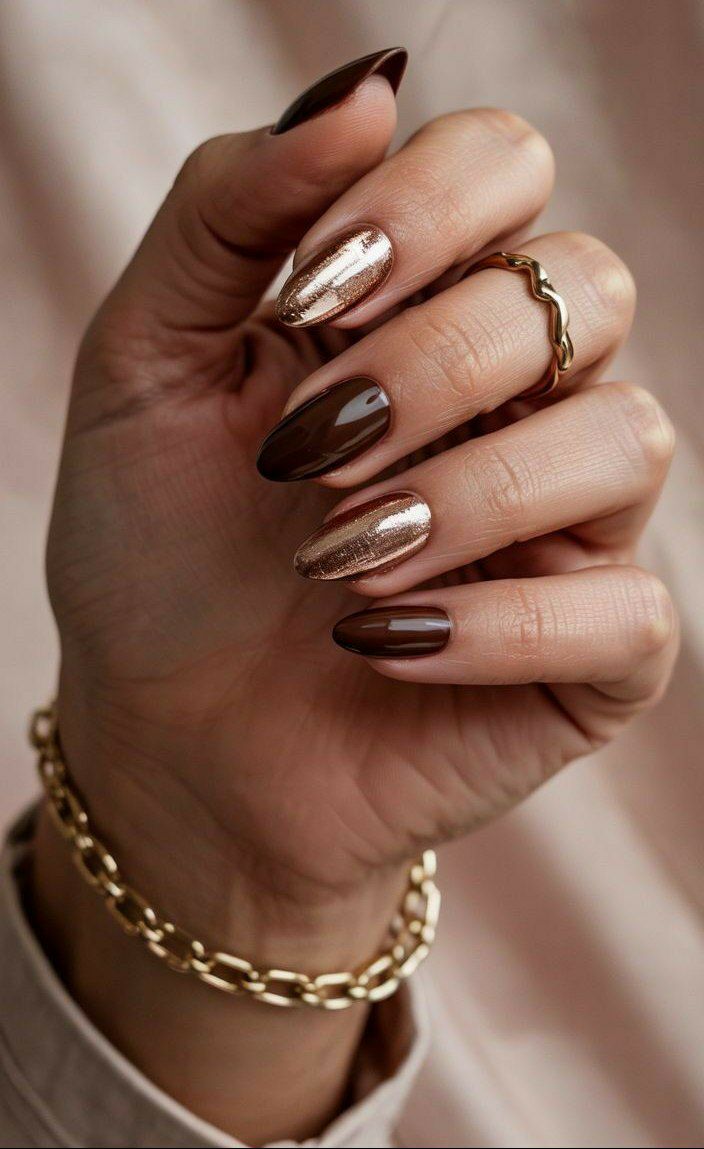 طراحی لاک ناخن قهوه ای شکلاتی