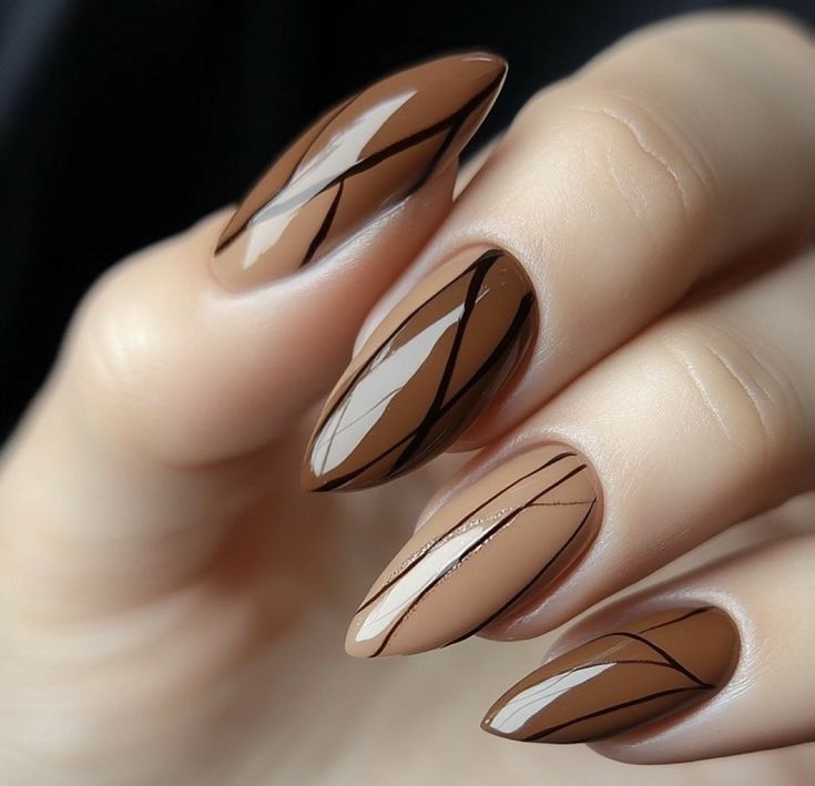 طراحی لاک ناخن قهوه ای شکلاتی