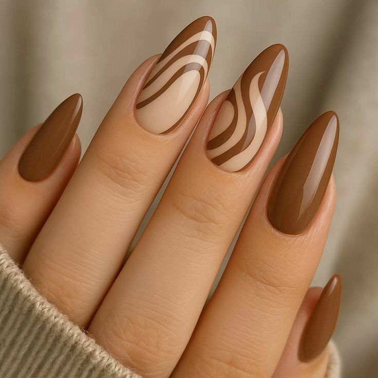طراحی لاک ناخن قهوه ای شکلاتی