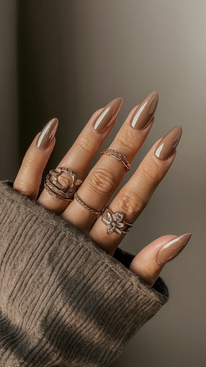طراحی لاک ناخن قهوه ای شکلاتی