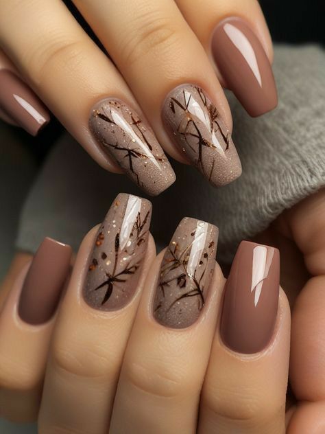 طراحی لاک ناخن قهوه ای شکلاتی