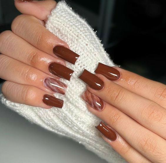 طراحی لاک ناخن قهوه ای شکلاتی
