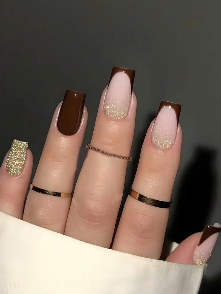 طراحی لاک ناخن قهوه ای شکلاتی