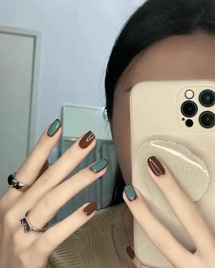 لاک ناخن قهوه ای شکلاتی