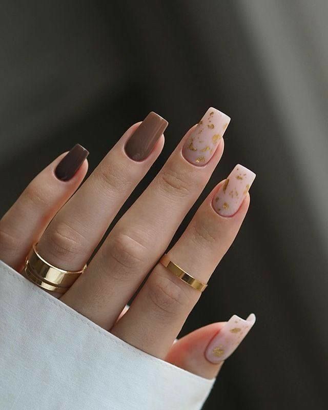 طراحی لاک ناخن قهوه ای شکلاتی