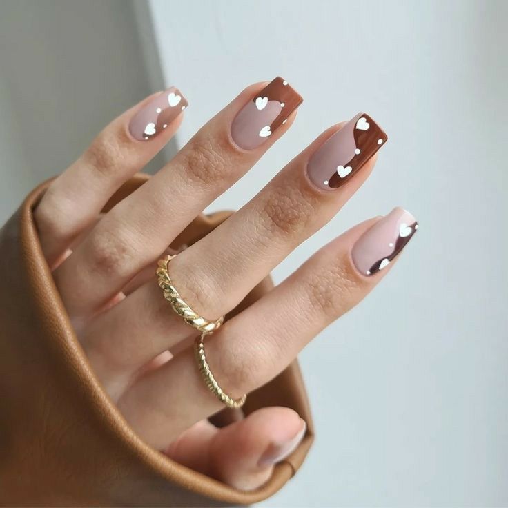 طراحی لاک ناخن قهوه ای شکلاتی