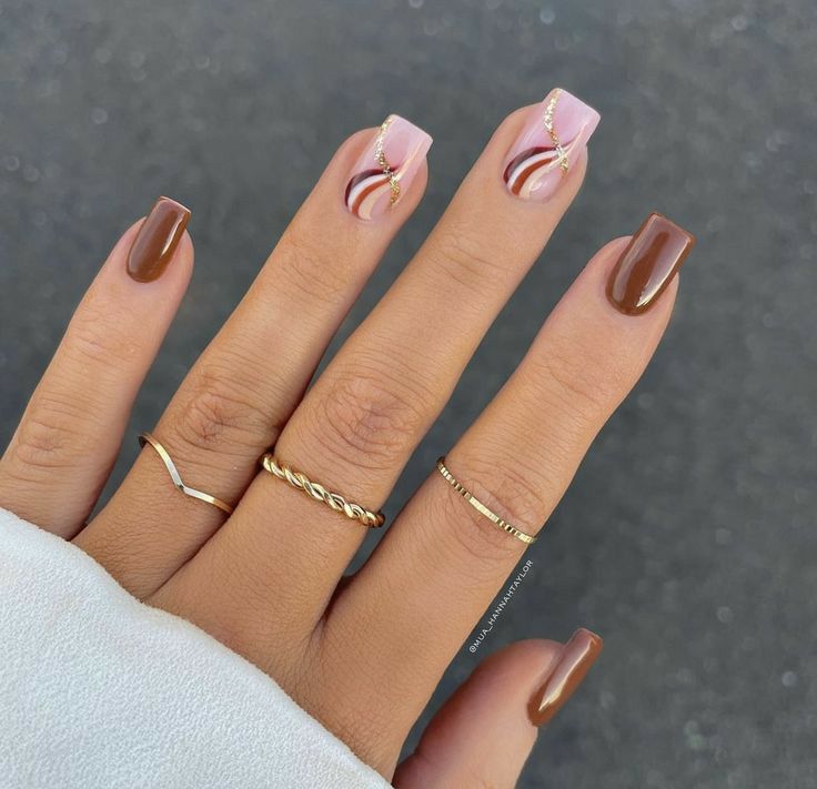 طراحی لاک ناخن قهوه ای شکلاتی