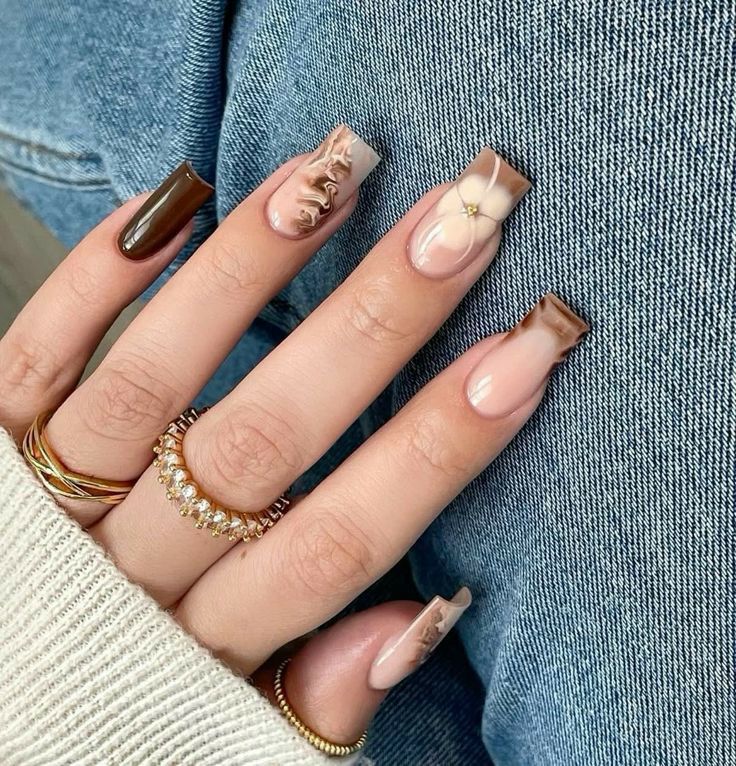 طراحی لاک ناخن قهوه ای شکلاتی