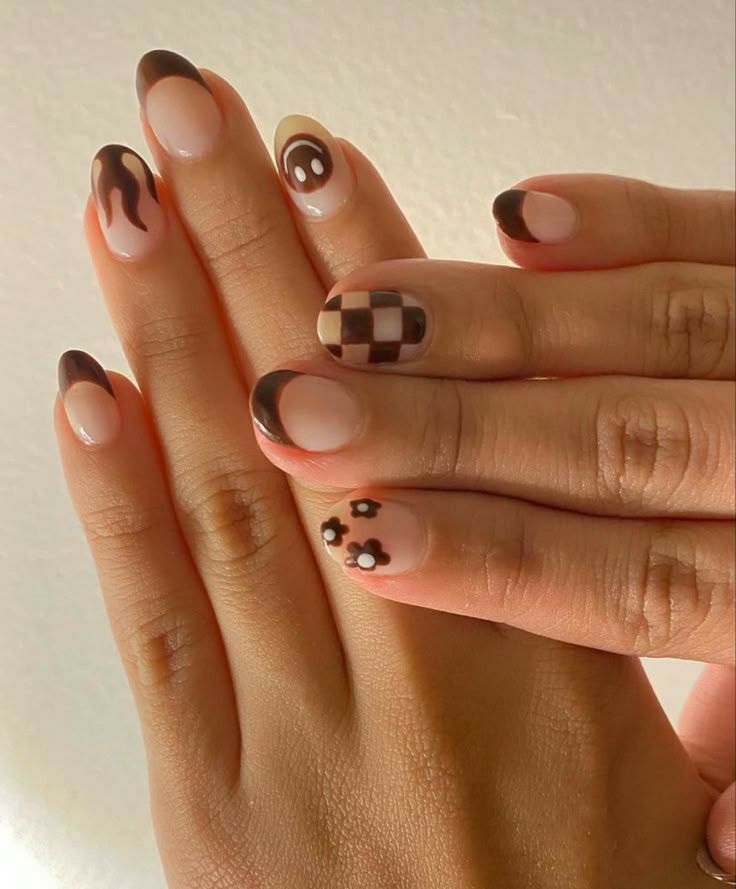 طراحی لاک ناخن قهوه ای شکلاتی