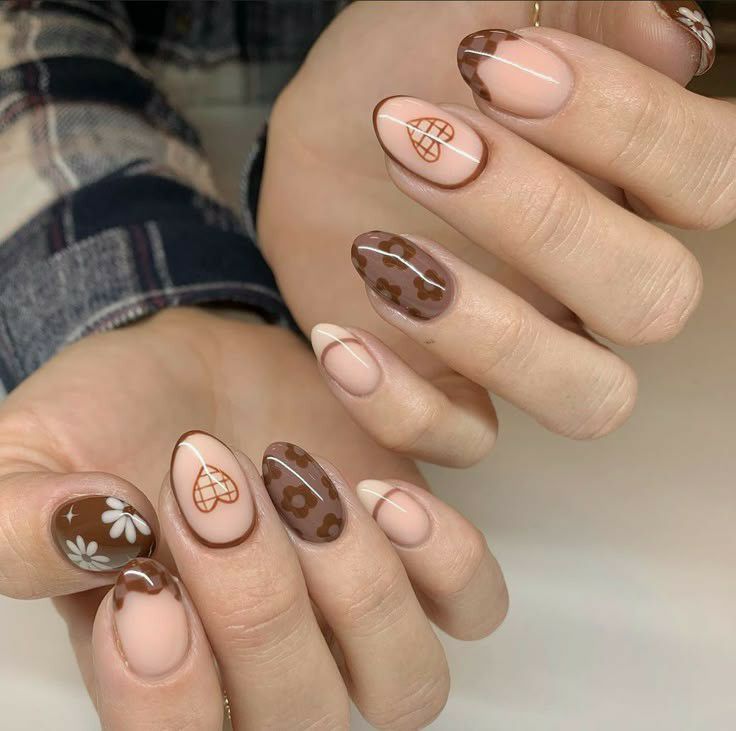 طراحی لاک ناخن قهوه ای شکلاتی