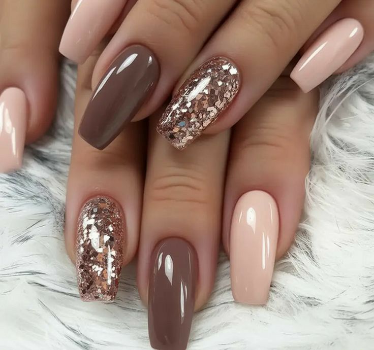 طراحی لاک ناخن قهوه ای شکلاتی