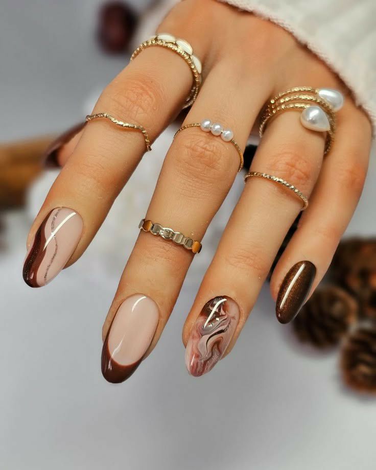 طراحی لاک ناخن قهوه ای شکلاتی