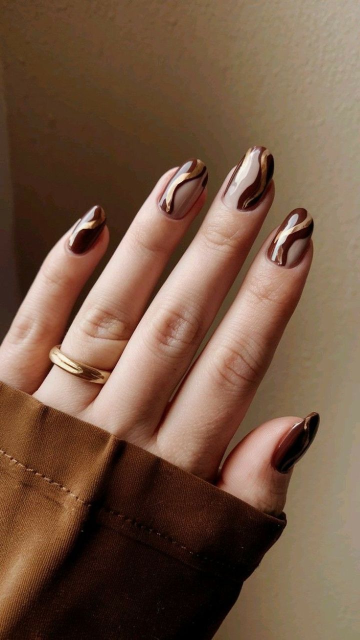 طراحی لاک ناخن قهوه ای شکلاتی