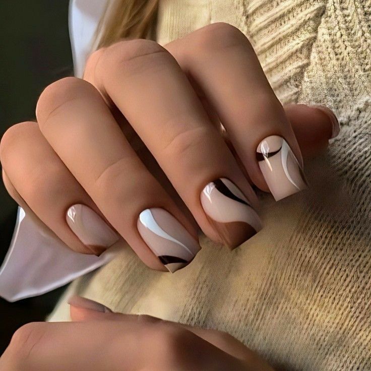 طراحی لاک ناخن قهوه ای شکلاتی