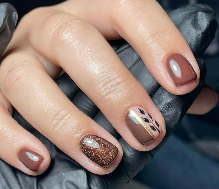 طراحی لاک ناخن قهوه ای شکلاتی