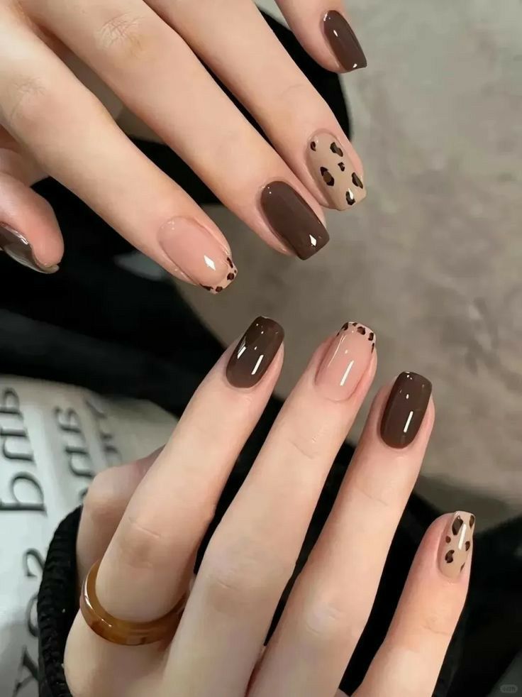 طراحی لاک ناخن قهوه ای شکلاتی