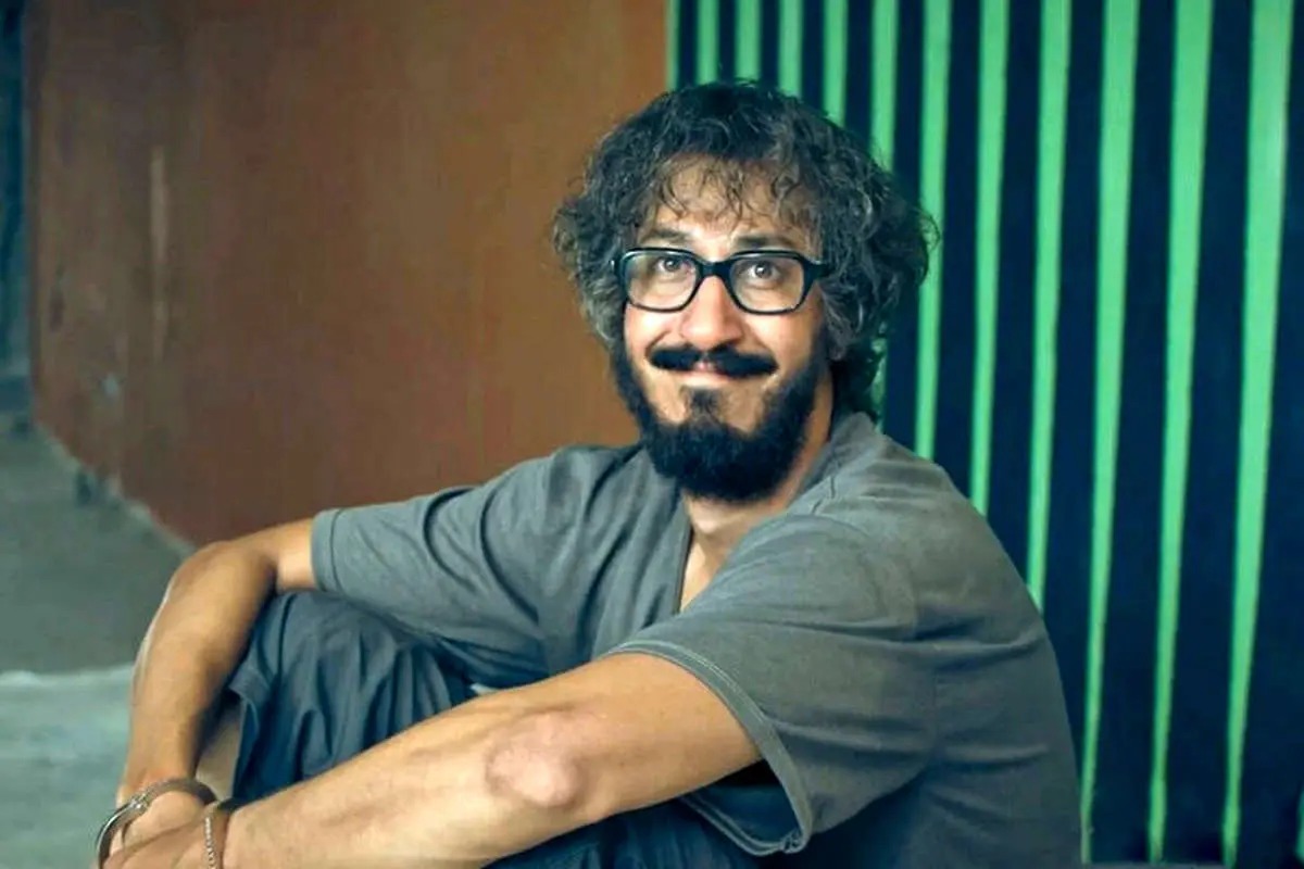 بهرام افشاری مرد عینکی