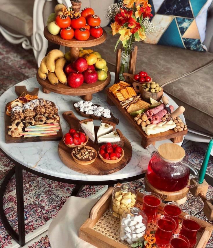 چیدمان میز پذیرایی از مهمان