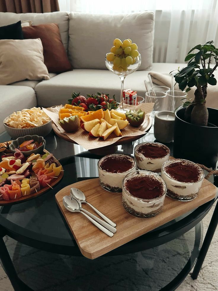 چیدمان میز پذیرایی از مهمان