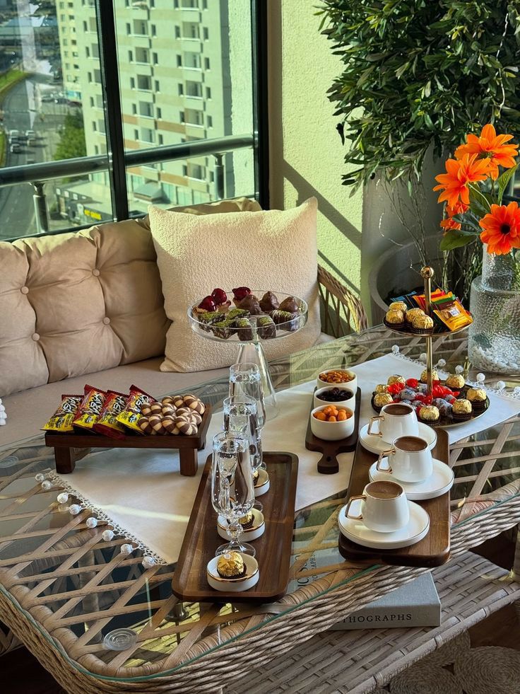 چیدمان میز پذیرایی از مهمان