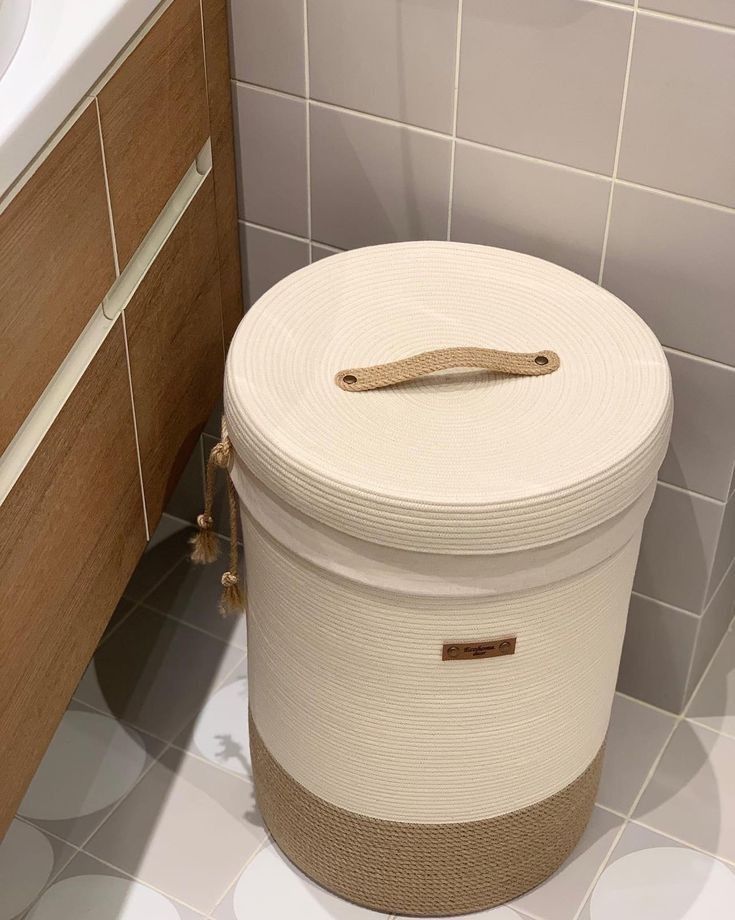 سبد لباس و رخت چرک حصیری