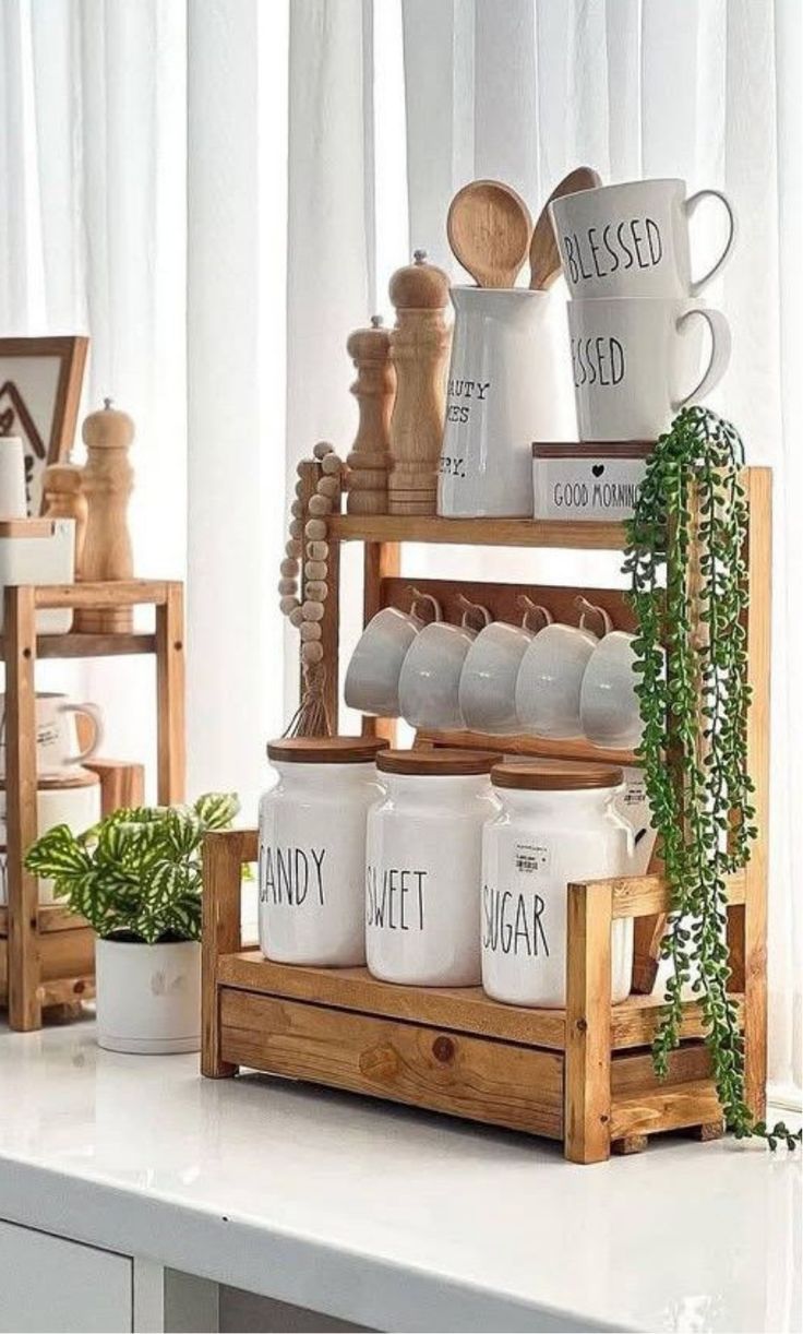 چیدمان روی کابینت آشپزخانه