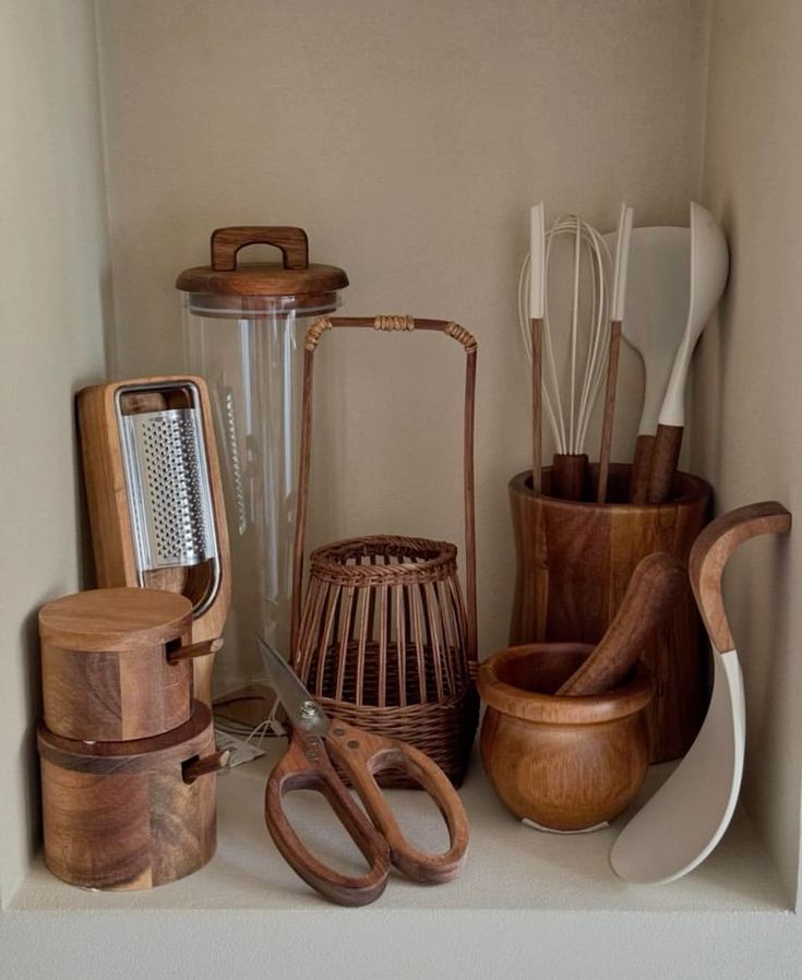 چیدمان روی کابینت آشپزخانه