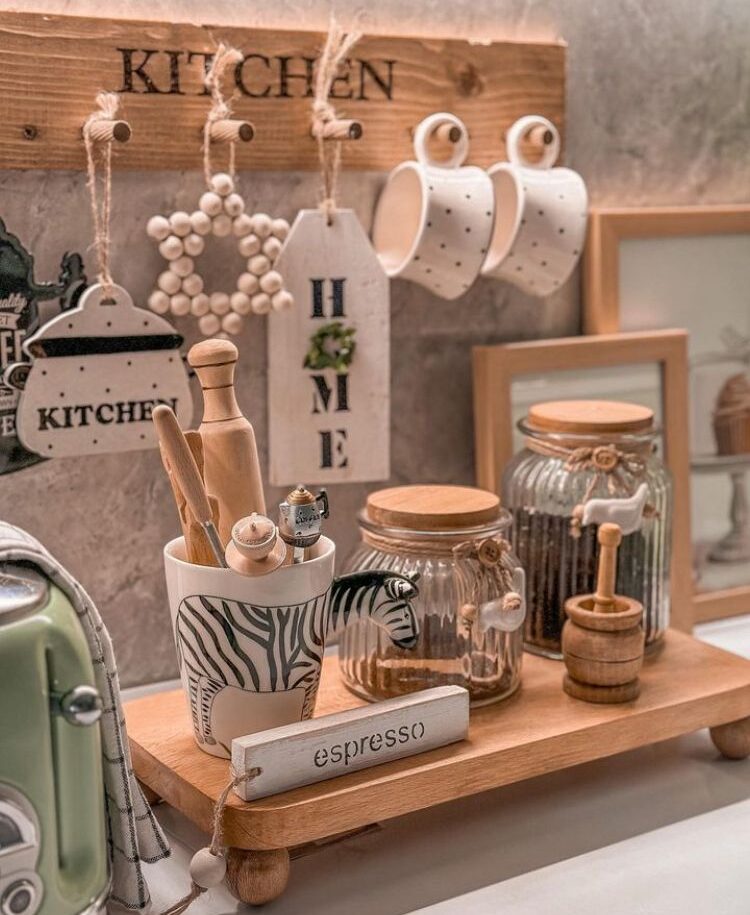 چیدمان روی کابینت آشپزخانه