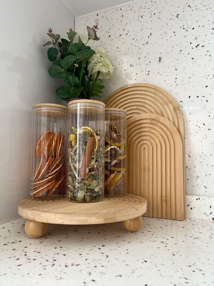 چیدمان روی کابینت آشپزخانه