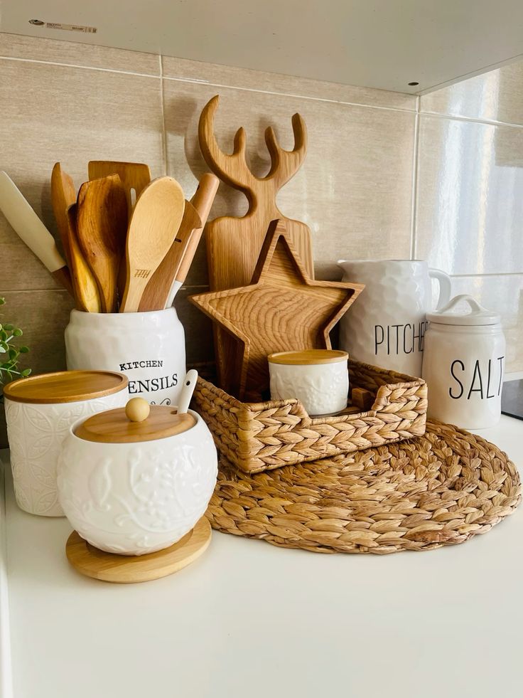 چیدمان روی کابینت آشپزخانه