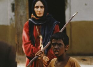 اکران باشو غریبه کوچک