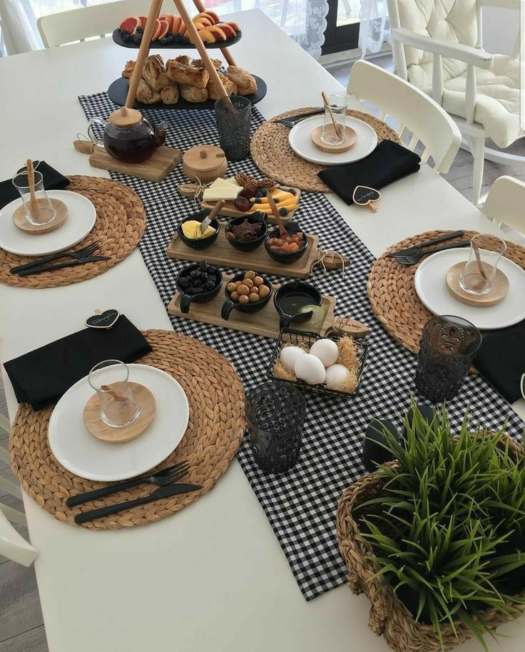 چیدمان میز شام لاکچری