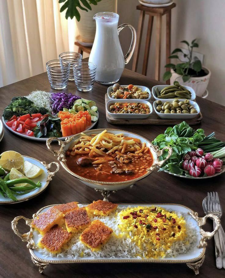 چیدمان میز شام لاکچری