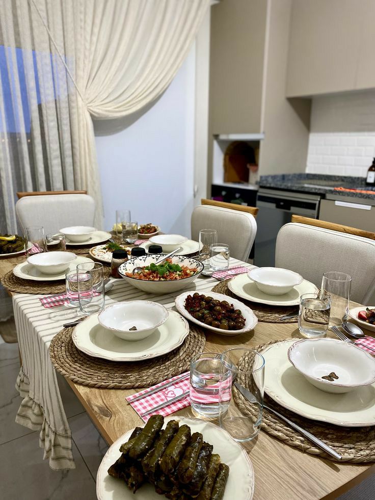 چیدمان  میز شام لاکچری