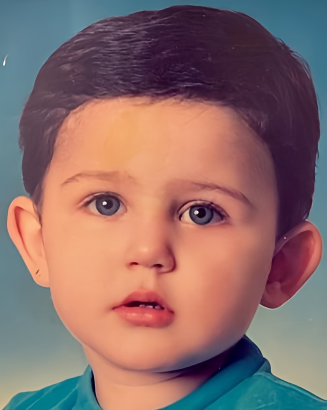 عکس کودکی محمد رضا غفاری