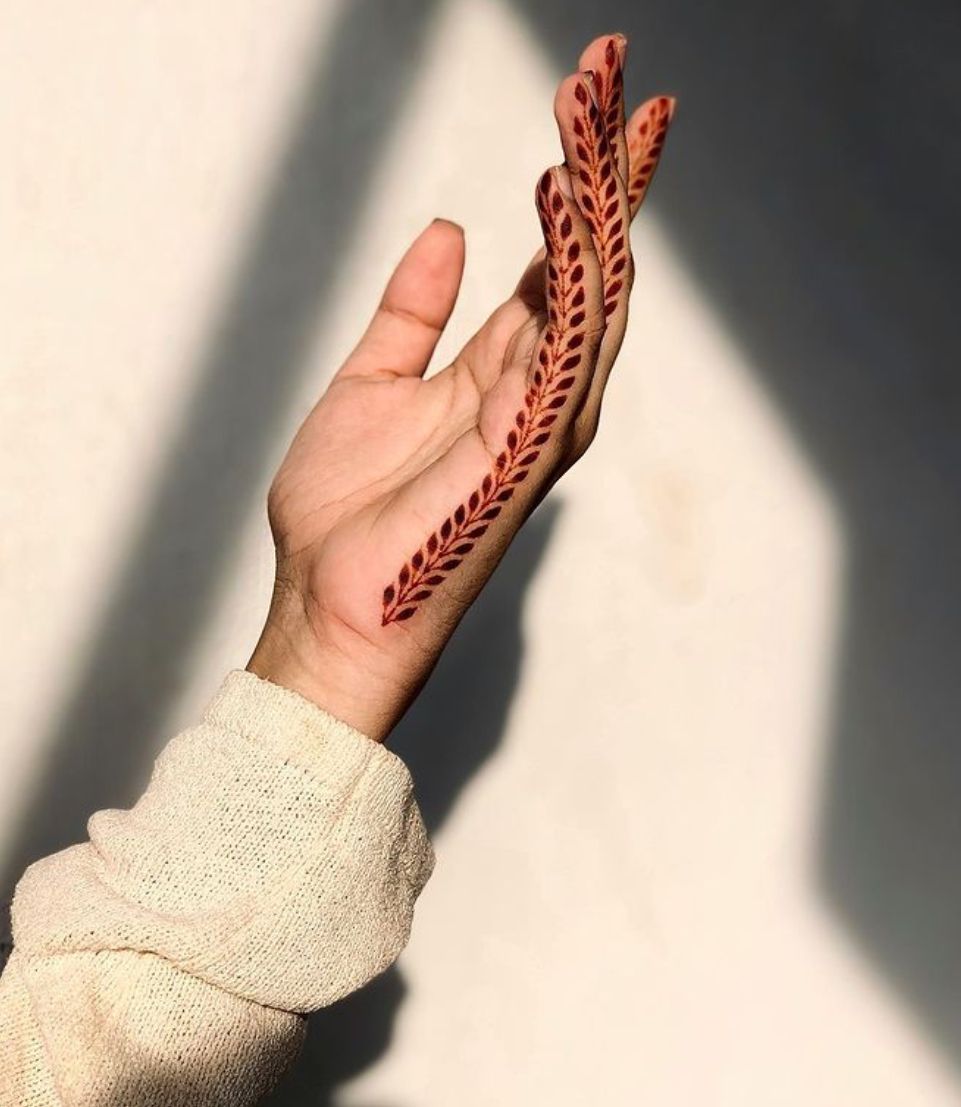 نقش حنا ساده دخترانه