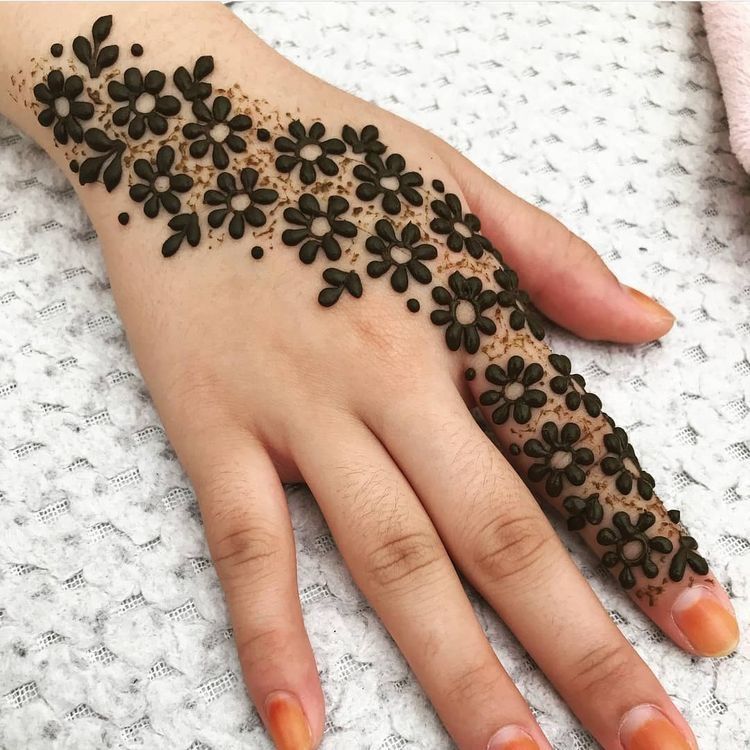 نقش حنا ساده دخترانه