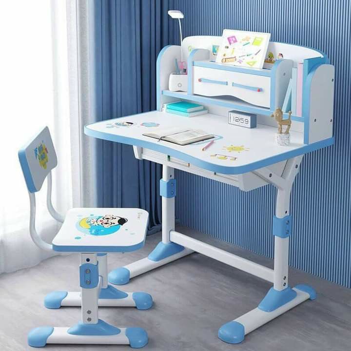 مدل میز تحریر و مطالعه کوچک برای بچه ها - تاشو - کتابخانه دار و مینیمال