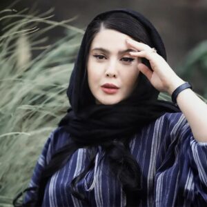 بیوگرافی نازنین کریمی