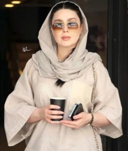 نازنین کریمی نیکی کریمی