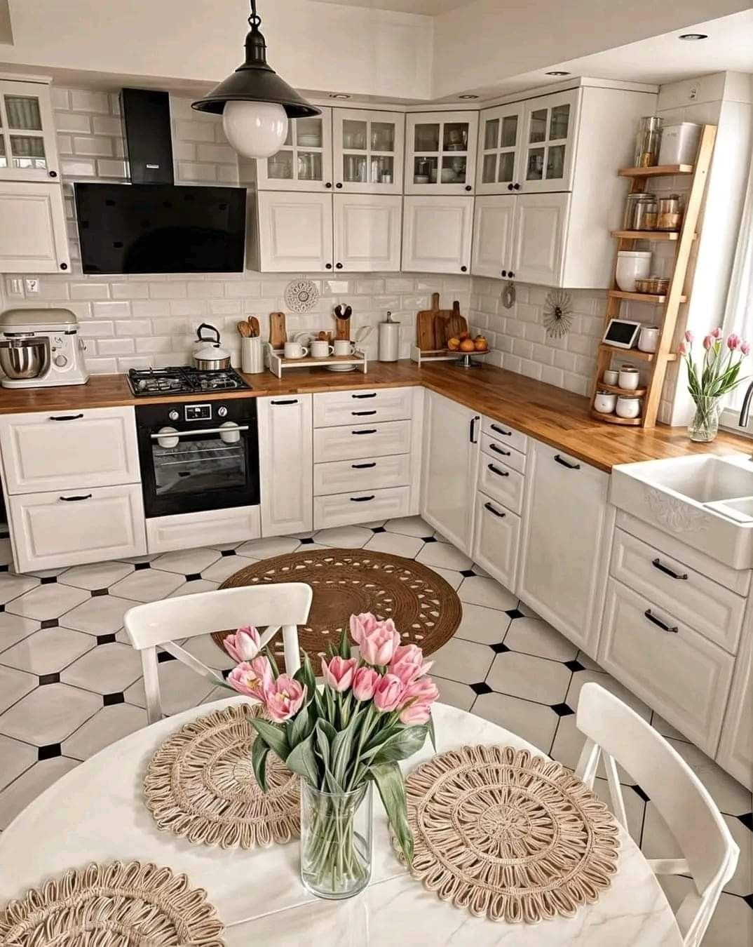 کابینت سفید و رنگی