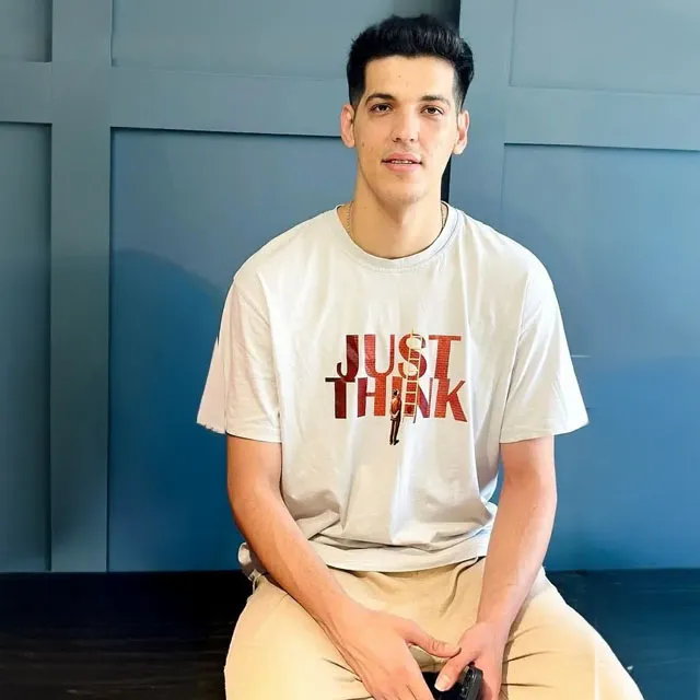 صابر کاظمی بازیکن جوان والیبال 