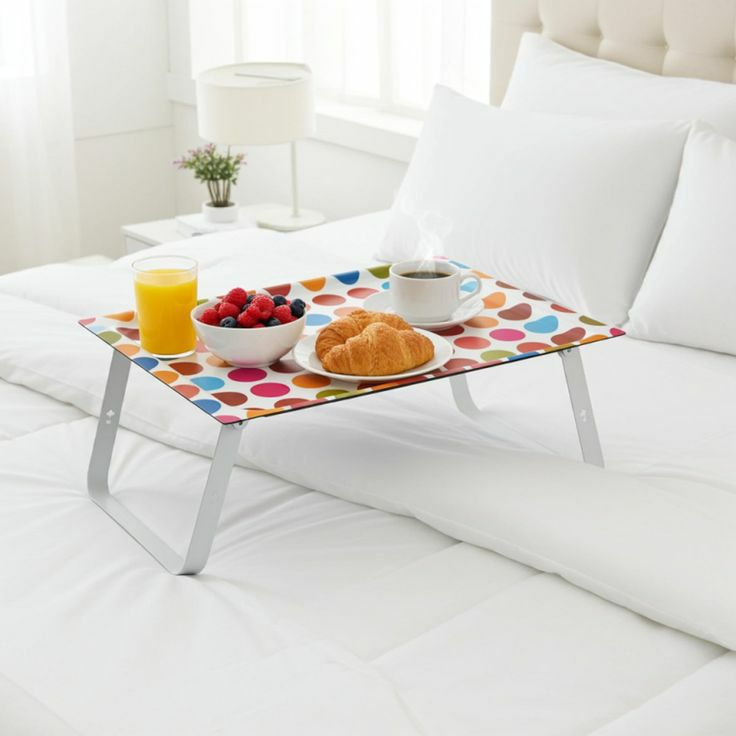 میز روی تخت خواب