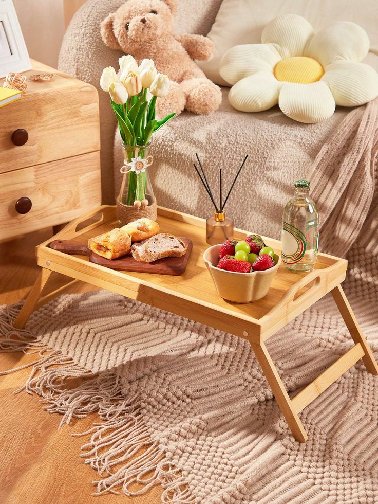 میز روی تخت خواب