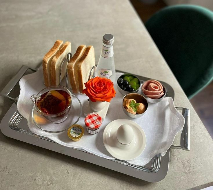 چیدمان و تزیین سینی صبحانه