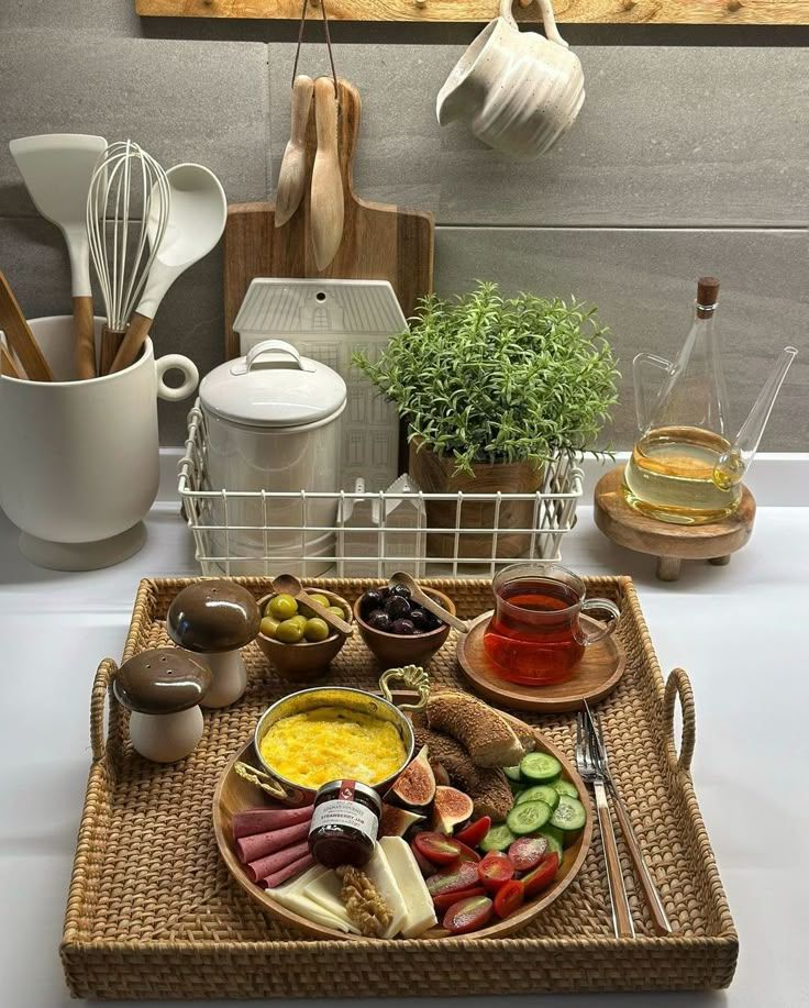 چیدمان و تزیین سینی صبحانه