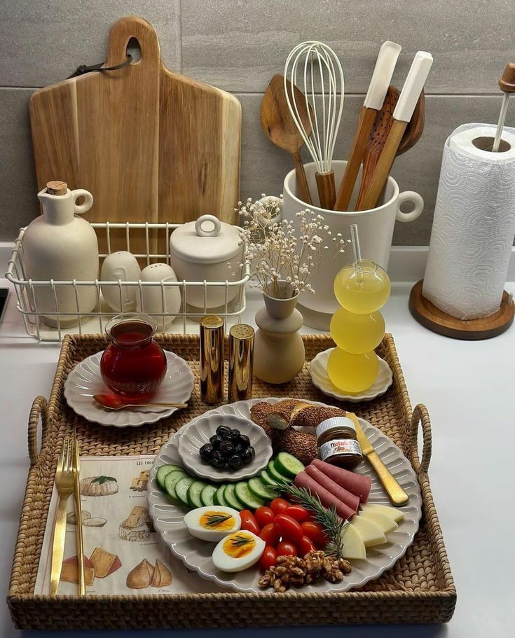 چیدمان و تزیین سینی صبحانه