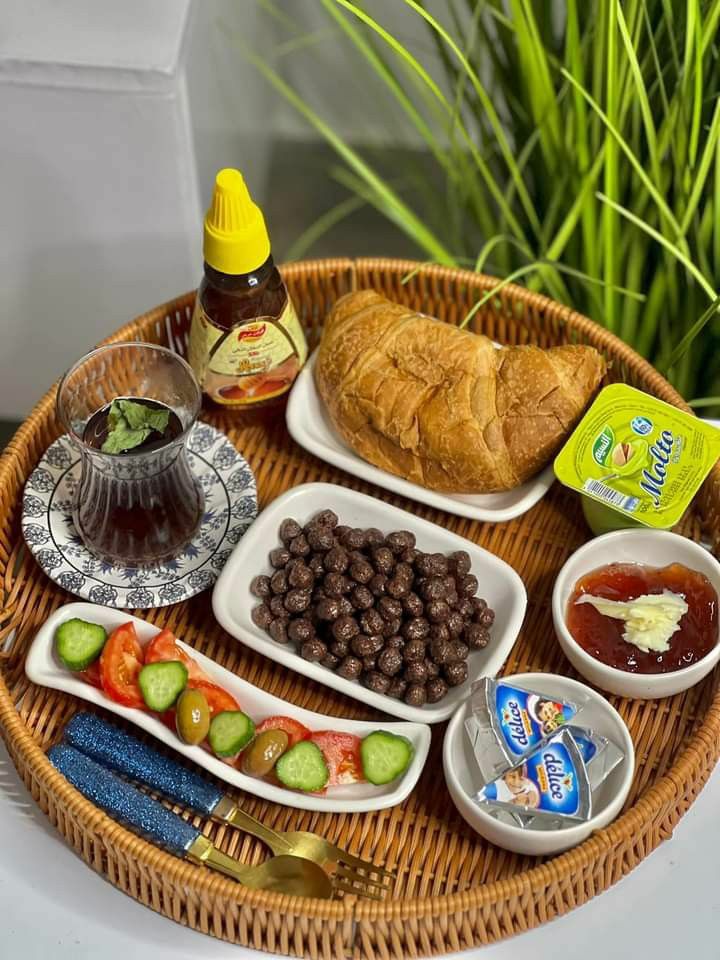 چیدمان و تزیین سینی صبحانه