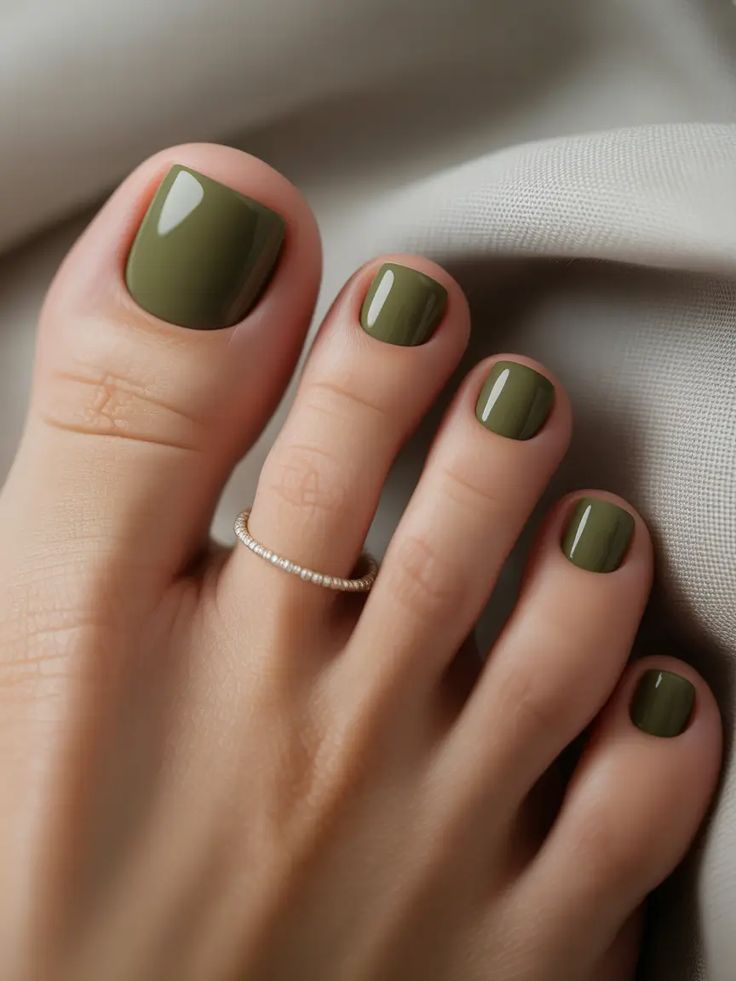 عکس پای لاک زده و مدل ژلیش ناخن پا